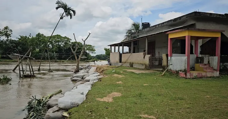 পাহাড়ি ঢলে নদীর ভাঙনে খাল